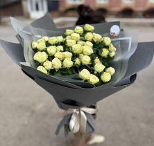 Букет Белые кустовые розы Солинеро в Апрелевке
